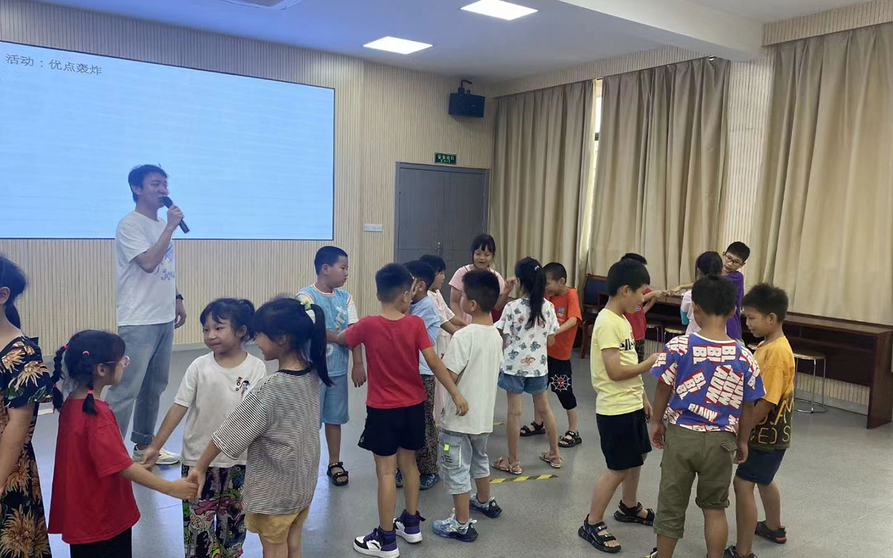 龙川龙观乡中心学校